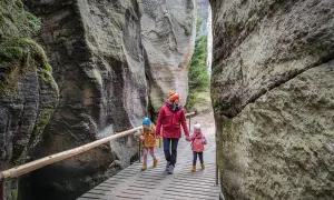 Jakie buty do Skalnego Miasta: wybierz najlepsze obuwie na wędrówki