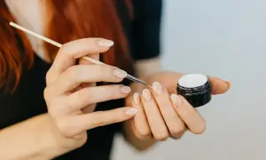 Manicure żelowy krok po kroku: proste instrukcje na perfekcyjny efekt