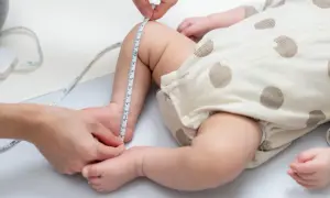 Jak sprawdzić rozmiar buta niemowlaka i zapewnić mu komfort i swobodę