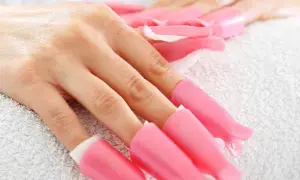 Skuteczne metody usuwania manicure hybrydowego bez uszkadzania paznokci