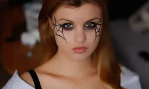 Prosty makijaż na Halloween - instrukcje, które zachwycą każdego!