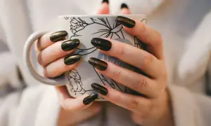 Czy manicure hybrydowy szkodzi paznokciom? fakty, korzyści i zagrożenia