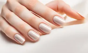 Czy na manicure japoński można nałożyć lakier? Co musisz wiedzieć przedtem