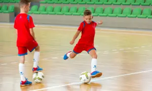 Jakie buty do halówki wybrać, by uniknąć kontuzji i zyskać komfort?