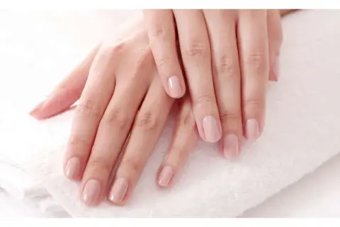 Czy na manicure japoński można nałożyć hybrydę? Zaskakujące fakty i porady.
