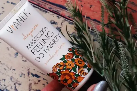 VIANEK rewitalizująca maseczka peeling do twarzy – skuteczna pielęgnacja skóry
