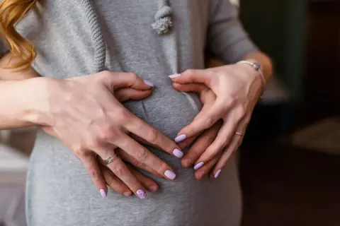 Manicure hybrydowy w ciąży: czy jest bezpieczny? Oto, co musisz wiedzieć!