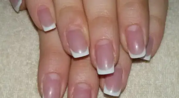 Ile można trzymać manicure hybrydowy? Kluczowe informacje i porady