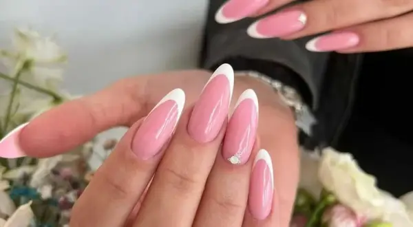 Jak zrobić manicure hybrydowy French w prosty sposób i uniknąć błędów?