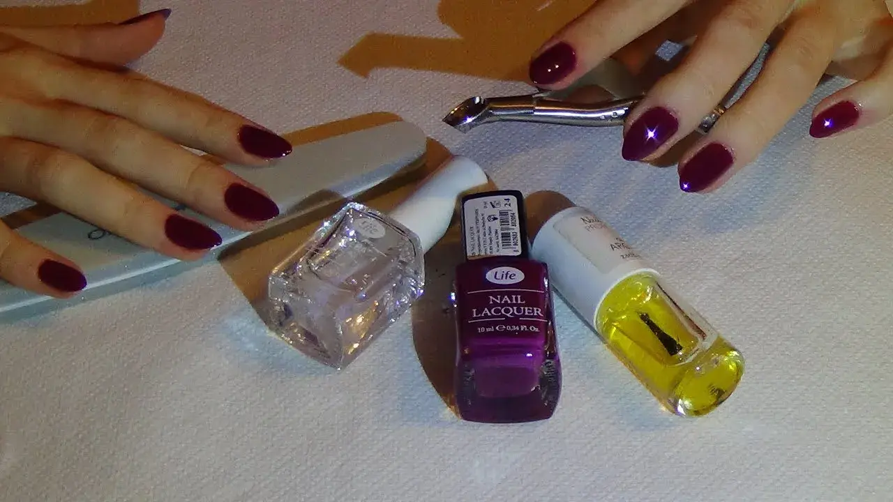 Jak zrobić profesjonalny manicure w domu i uniknąć najczęstszych błędów