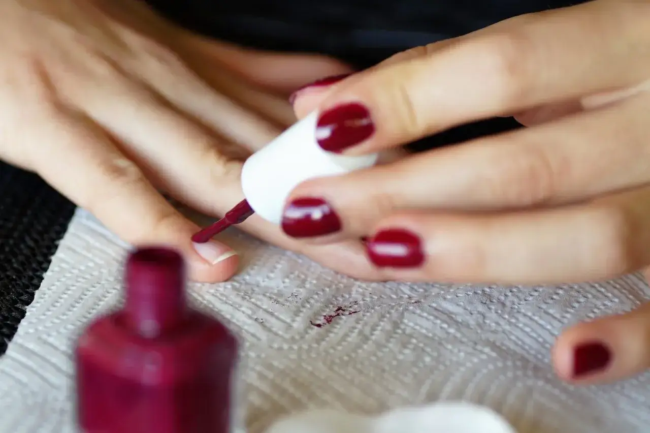 Zdjęcie Jak zrobić profesjonalny manicure w domu i uniknąć najczęstszych błędów