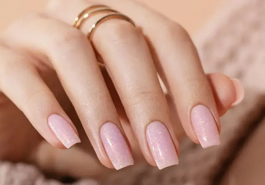 Zdjęcie Jak długo utrzymuje się manicure klasyczny? Poznaj kluczowe czynniki trwałości